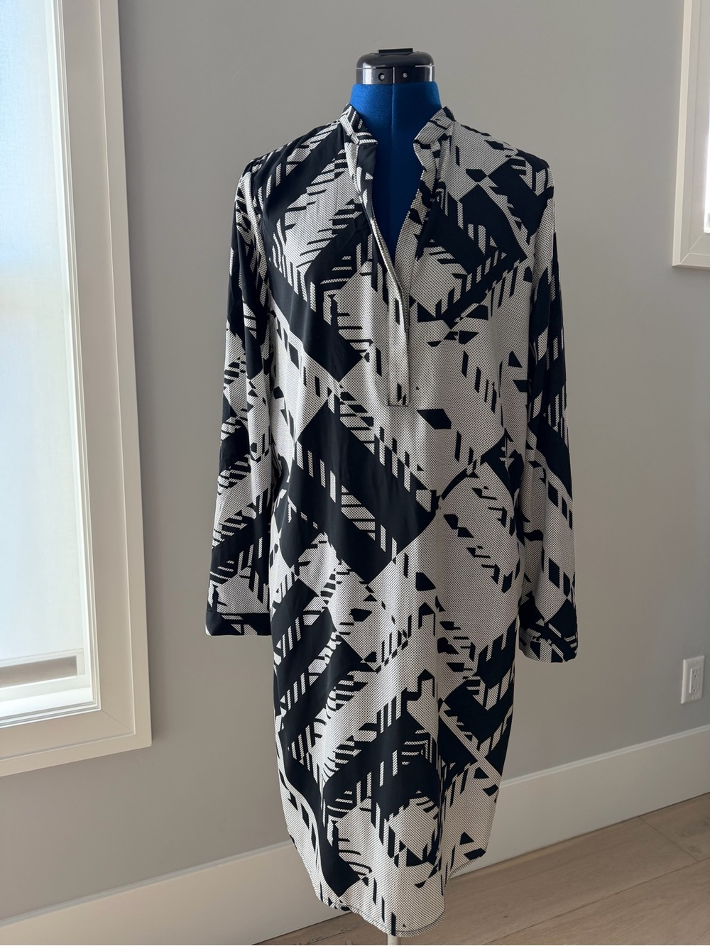 Black & White Long-Sleeve No-Iron Geometric Shirt Dress - Picture 5 of 5